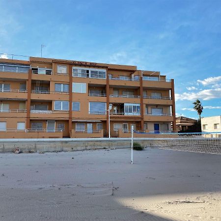 Beachfront Apartment With A Terrace Mareny Barraquetas エクステリア 写真