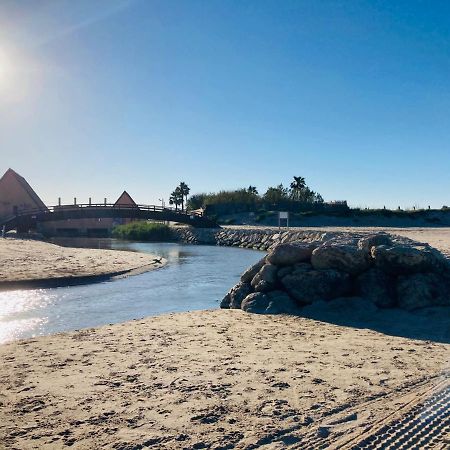 Beachfront Apartment With A Terrace Mareny Barraquetas エクステリア 写真