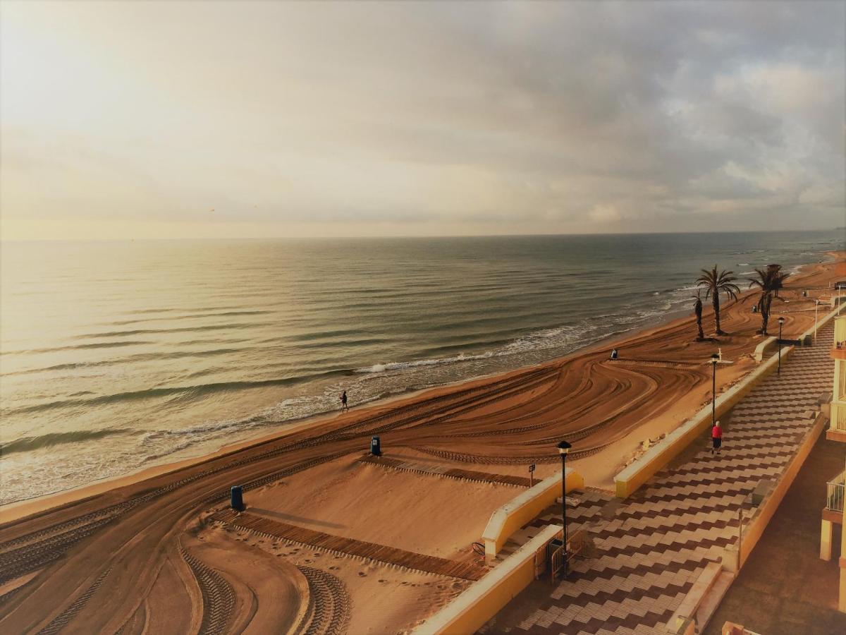 Beachfront Apartment With A Terrace Mareny Barraquetas エクステリア 写真