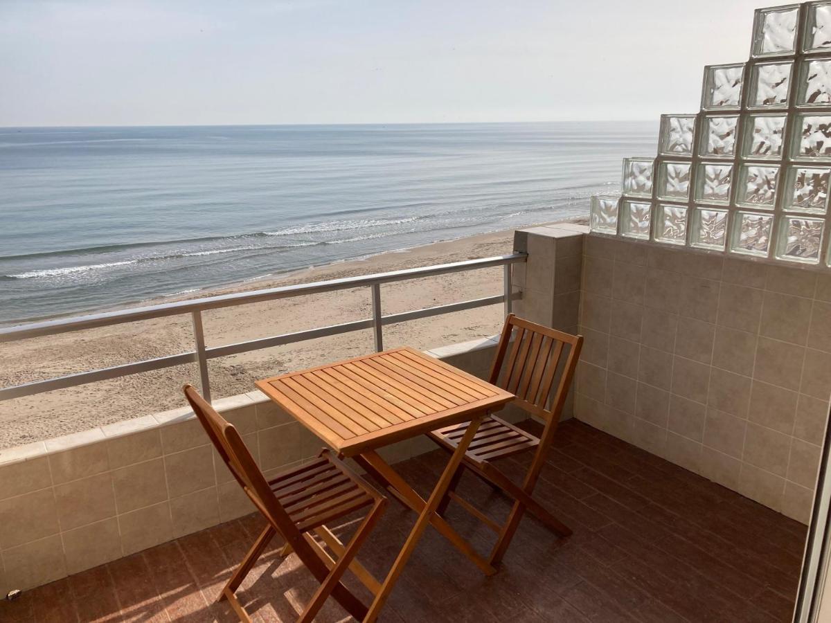 Beachfront Apartment With A Terrace Mareny Barraquetas エクステリア 写真
