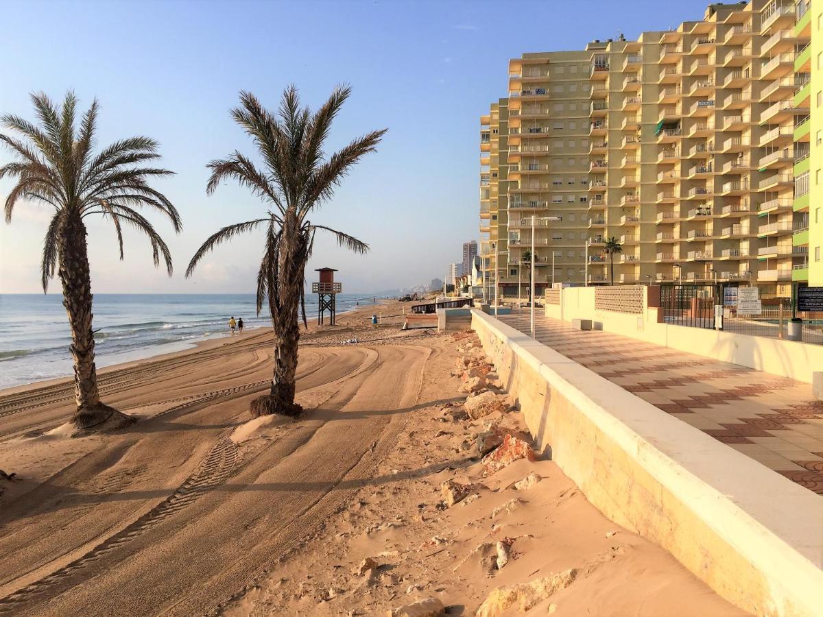 Beachfront Apartment With A Terrace Mareny Barraquetas エクステリア 写真