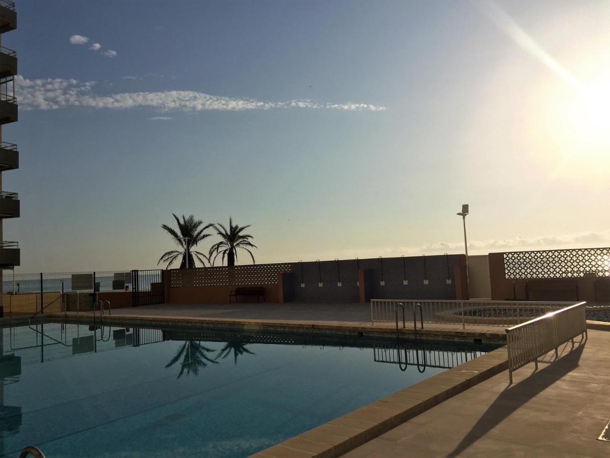 Beachfront Apartment With A Terrace Mareny Barraquetas エクステリア 写真